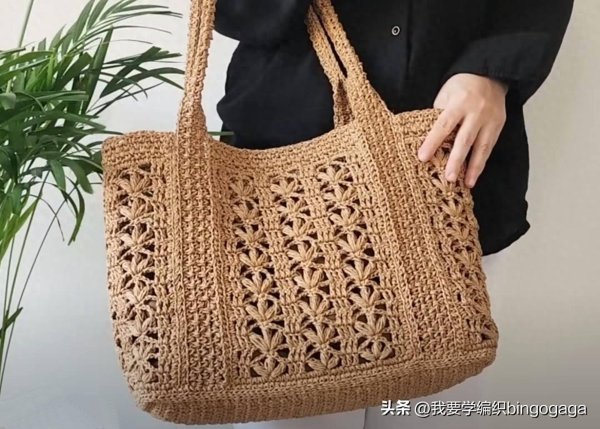 创赢盘交易 自己钩包包解压又治愈，莲花针肩包教程，打造专属于你的时尚单品